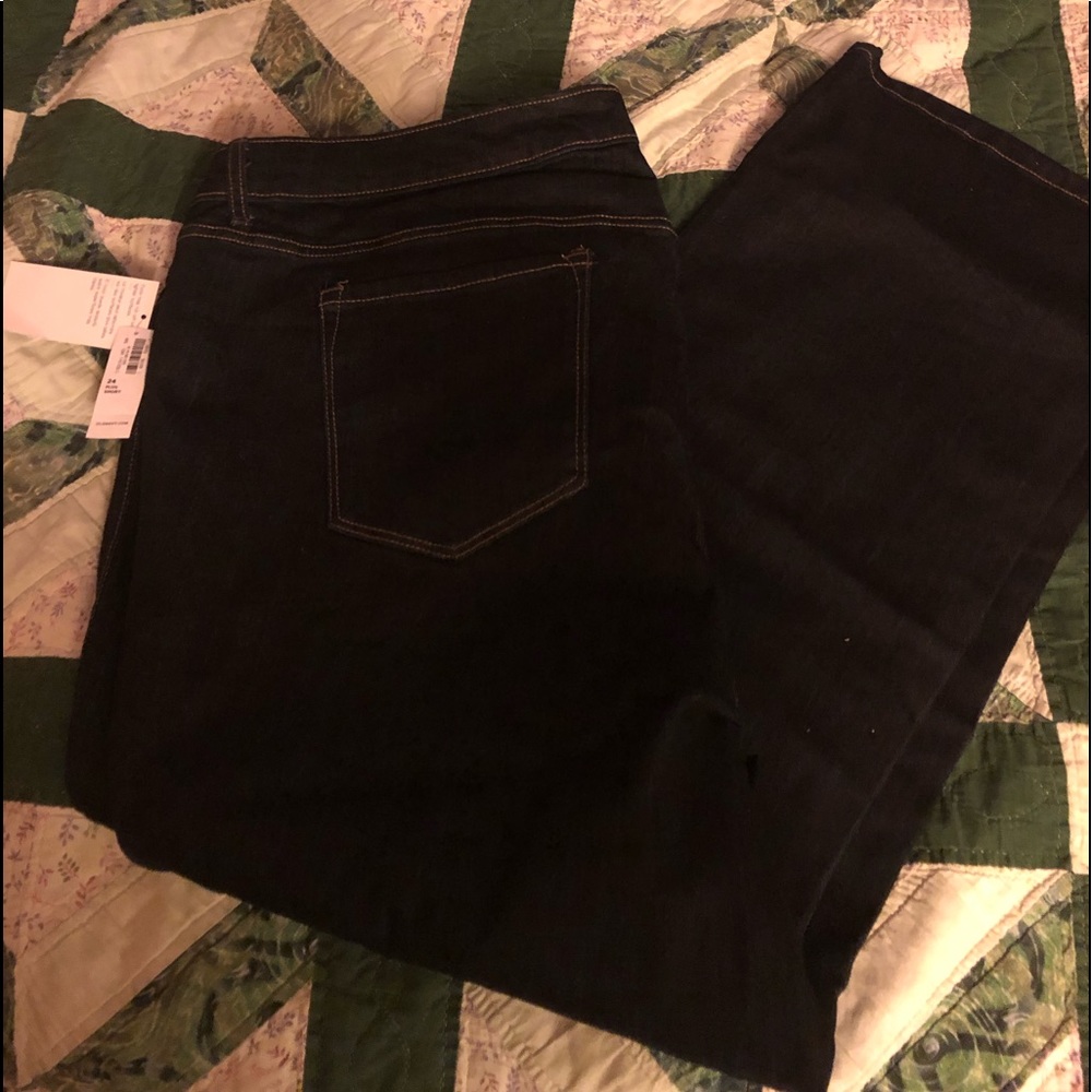 Dark Blue Old Navy Jean size24. NEW!!